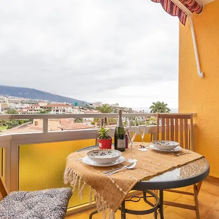 Апартаменты Salamander Vacational With Balcony And Fantastic Views